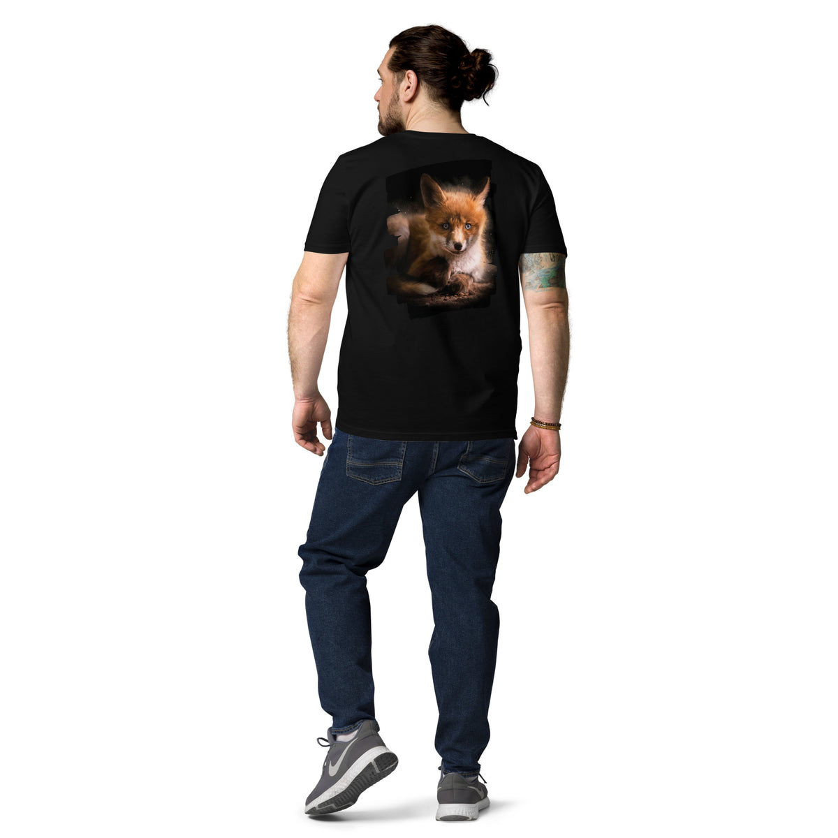 Black organic cotton unisex t-shirt front view, sustainable Nordic streetwear by Novapuro.