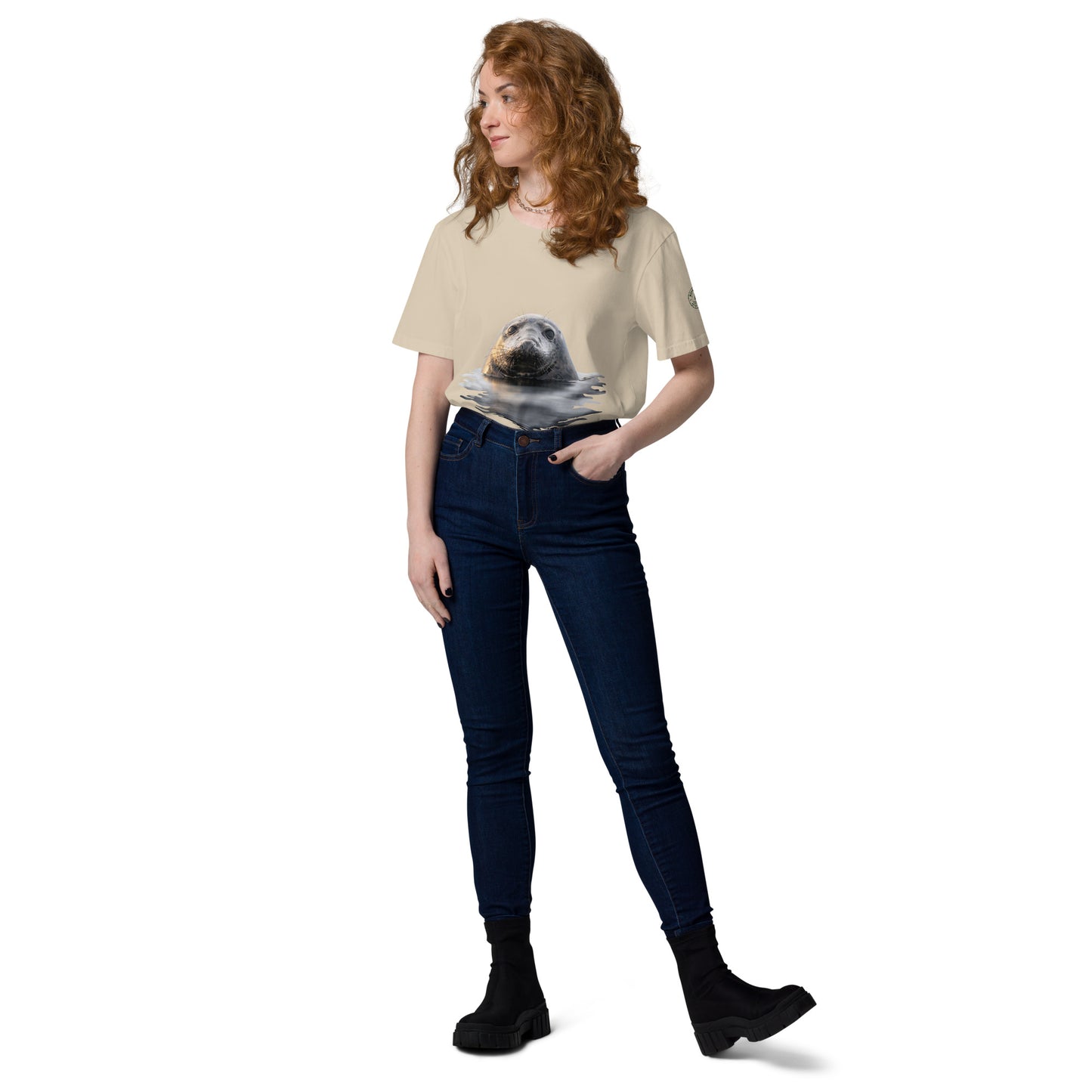 Elevate your style with the Jetro Luhtaa x Novapuro Saimaa Ringed Seal organic t-shirt. A premium, eco-friendly tee featuring rare Finnish wildlife.